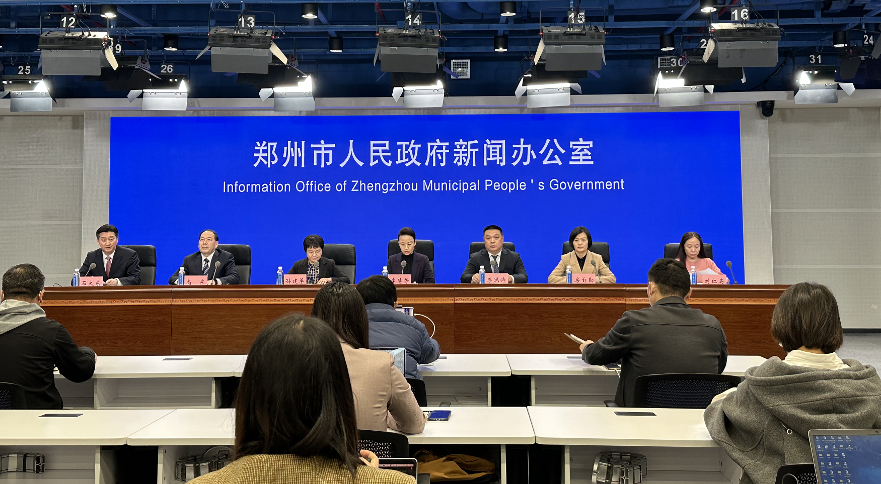 听一听，来自郑州中原区平安街社区的“万能的朋友圈”故事