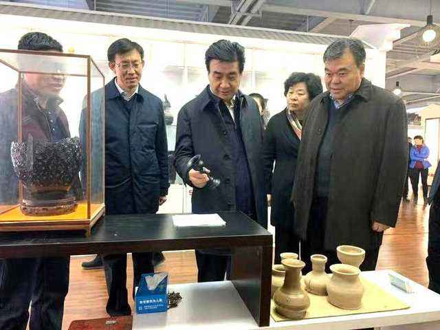何金平专题调研稳外贸外资工作