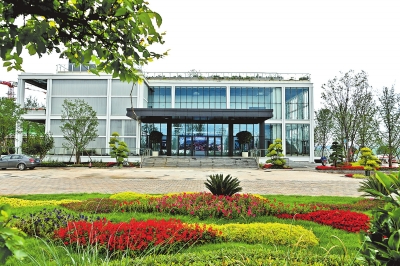 践行“两个更好” 高质量振兴老区——豫东南高新技术产业开发区一线建设者写真