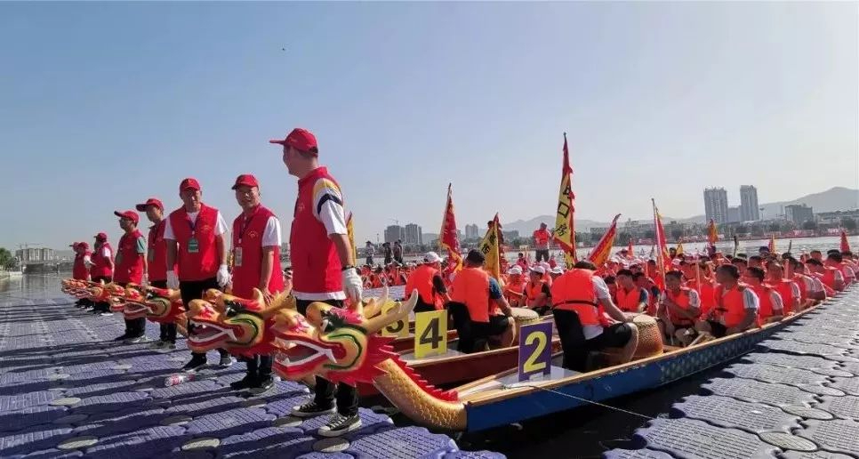 河南省委学习贯彻习近平新时代中国特色社会主义思想主题教育领导小组召开第三次会议
