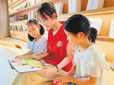 “亲青课堂”托起乡村娃多彩假期