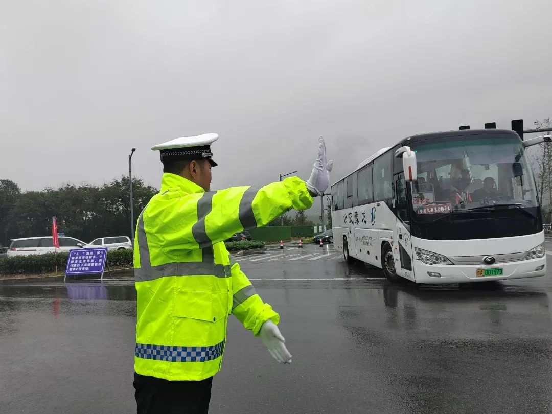 假期即将结束？明天后天上班车辆限行别忘了
