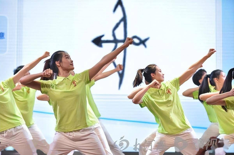 甲骨文广播体操主创龚慕凡： 用体操浇灌文化自信花朵
