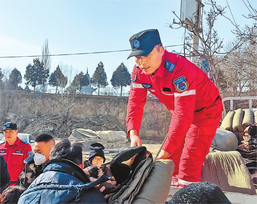 豫甘同心 共渡难关丨河南“巨无霸餐车”显身手