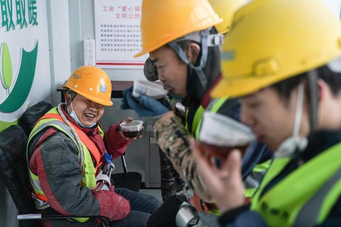 河南省总工会印发通知 做好严寒天气下职工劳动保护工作