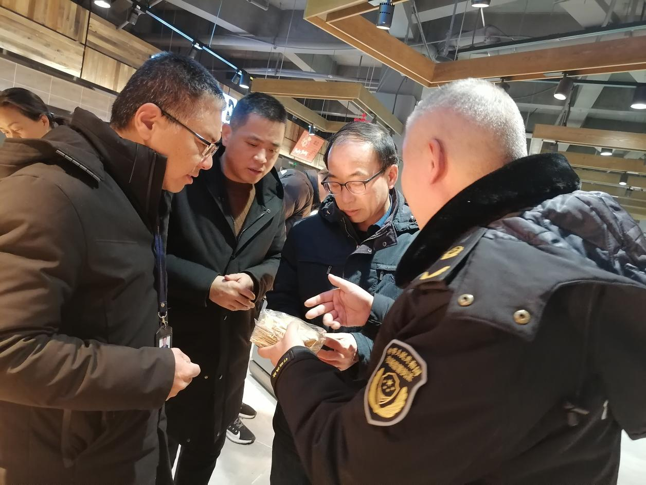 唐河县市场监管局：守护舌尖上的新年