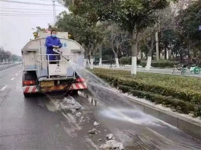 漯河：雪后精细化清洁 “扮靓”城市迎新春