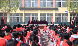 邓州法院：送法进校园 对校园欺凌说“不”