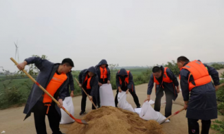 南阳新野县法院：齐心防汛勇担当 无惧风雨践初心